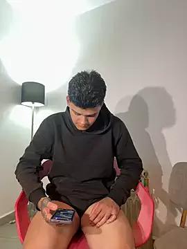 Freechat Rose-andres on StripChat