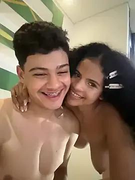 Freechat Rose-andres on StripChat