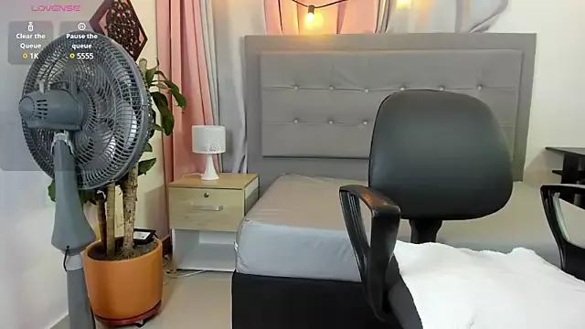 saray_reese on StripChat