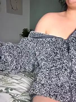Saucy-Serenity on StripChat