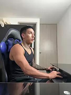 Freechat sendfer on StripChat