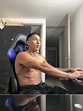 Freechat sendfer on StripChat