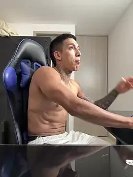 Freechat sendfer on StripChat