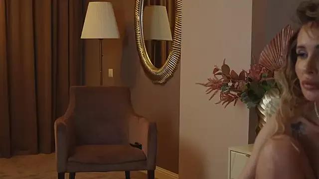 SharonStarr on StripChat