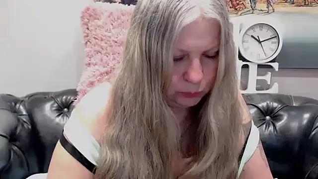 Silver_Sofia on StripChat 