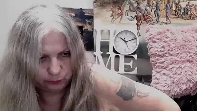 Silver_Sofia on StripChat 
