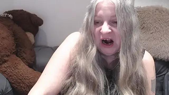 Silver_Sofia on StripChat 