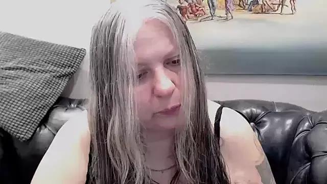 Silver_Sofia on StripChat 