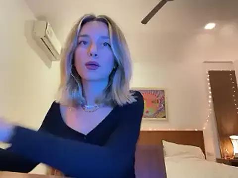 SirenaBelle on StripChat