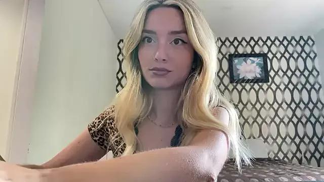 SirenaBelle on StripChat