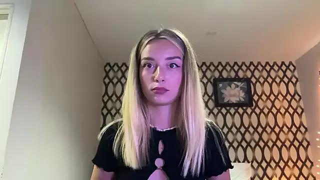 SirenaBelle on StripChat