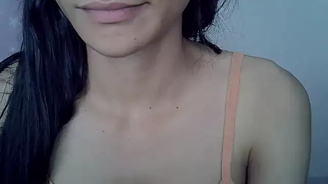 SkinnyKitten on StripChat