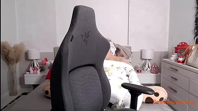 Smileyouarehere on StripChat