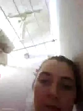 Snowbunnycake_131 on StripChat