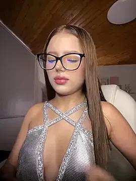 Freechat Sofia18_pinkk on StripChat