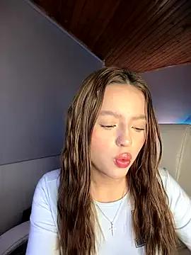 Freechat Sofia18_pinkk on StripChat