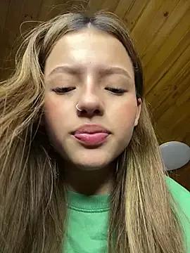 Freechat Sofia18_pinkk on StripChat