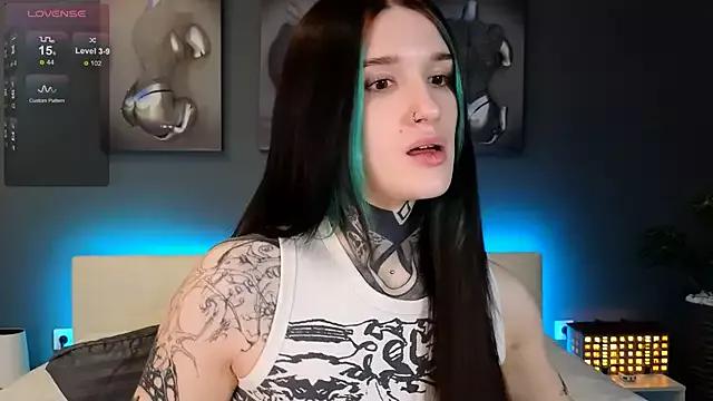 SophieInkk on StripChat