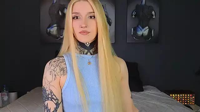 SophieInkk on StripChat