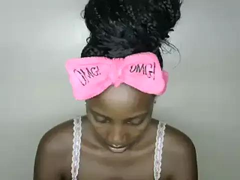 sweet-petite on StripChat 