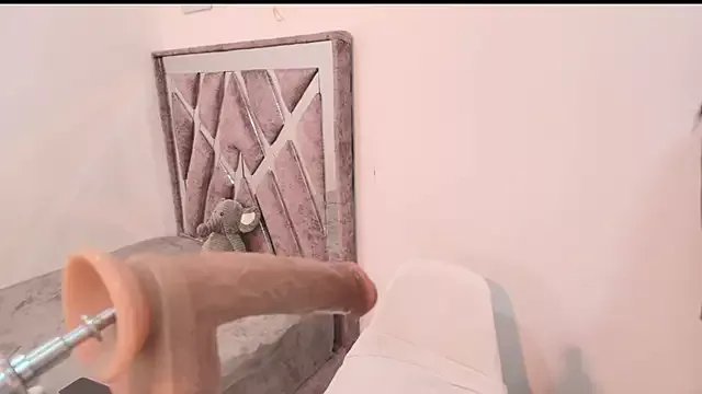 Freechat sweety_mariann1 on StripChat