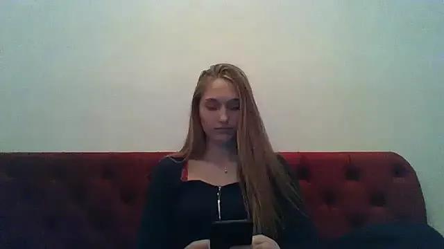 TheBlondeKitty on StripChat 