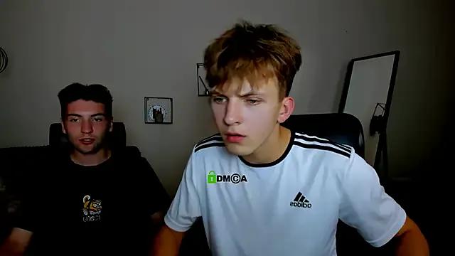 travis_wolf_ on StripChat