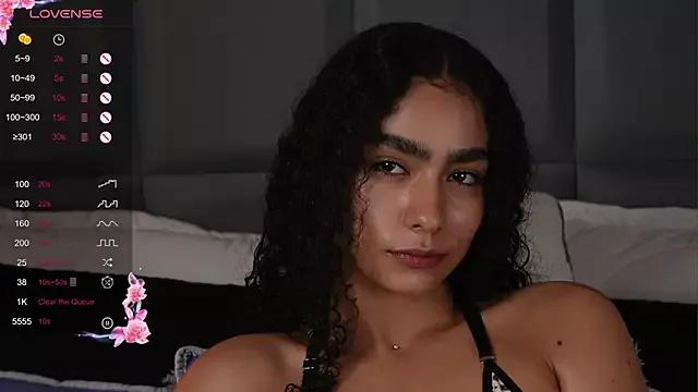 Victoria_Curly on StripChat