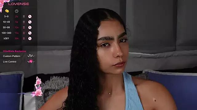 Victoria_Curly on StripChat