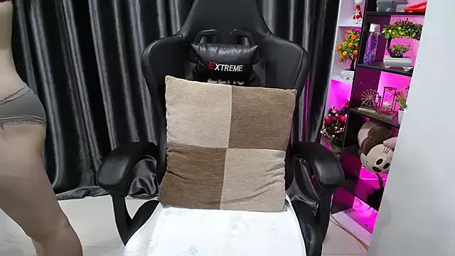 Yuki-yio on StripChat