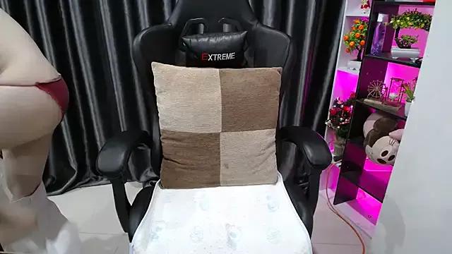 Yuki-yio on StripChat