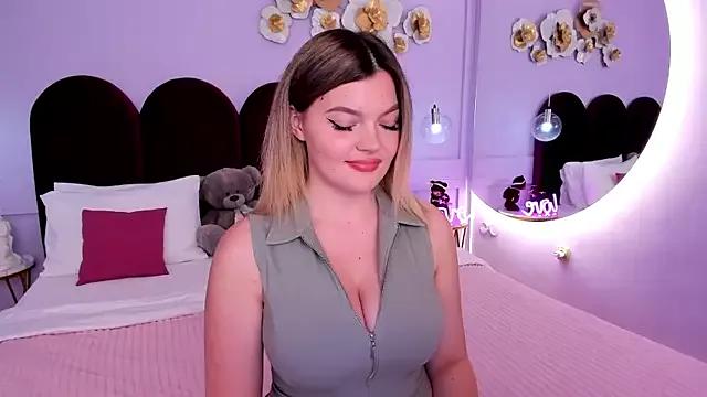 ZaraBloom on StripChat 