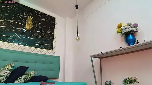 zhamira_21 on StripChat