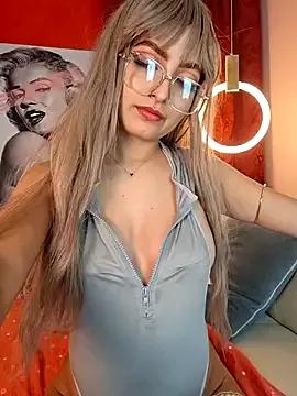 Zoe-S on StripChat